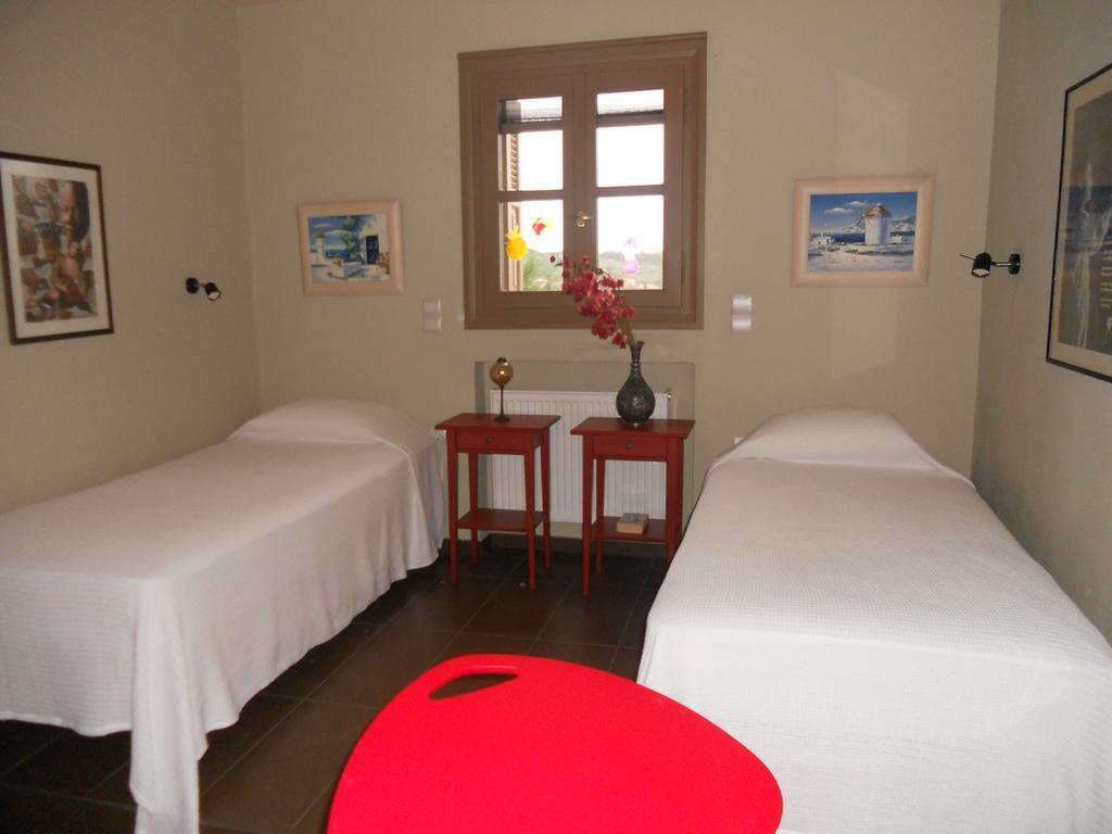 Holiday home Charming House With Sea View In Chrousa, Fenced Garden *